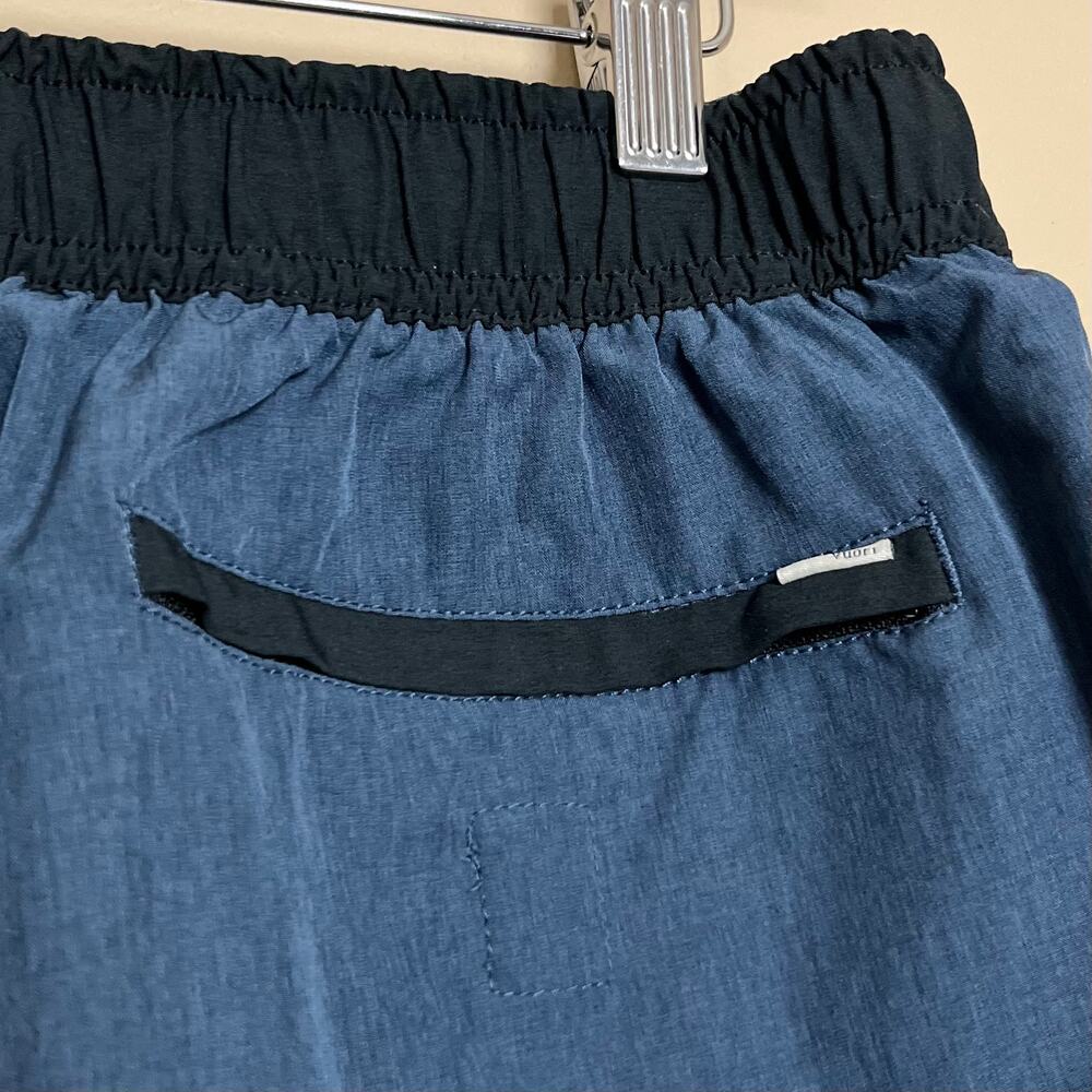 Vuori Mens Banks Short Unlined 7" in Azure Linen Texture - Picture 11 of 12